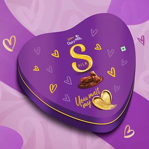 Cadbury Dairy Milk Silk Hearts Roses Chocolate 135 G